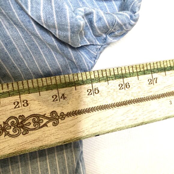Faherty Womens Breeze Shirt Size Small Tried & True Stripe Relaxed Fit Chambray - Picture 9 of 14